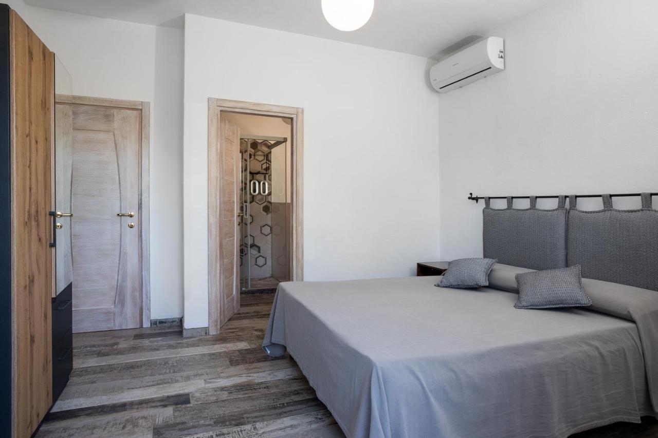 Il Mirto Bed and Breakfast Baja Sardinia Exteriör bild